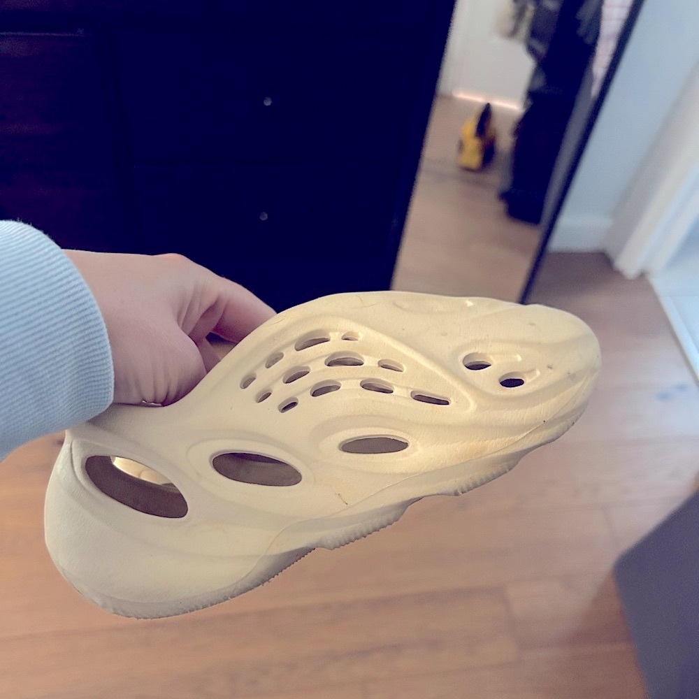 Kids unisex Foam Runners size 1
